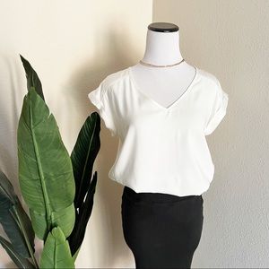 Express Women's White V Neck Blouse Size Small
